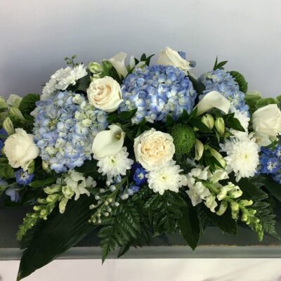 CF032 Blue and White Casket Flowers