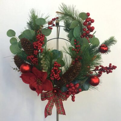 CH008 Ilex Christmas Wreath
