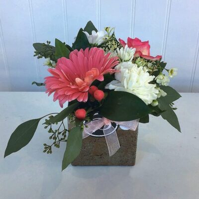 PP008 Pink & White Arrangement