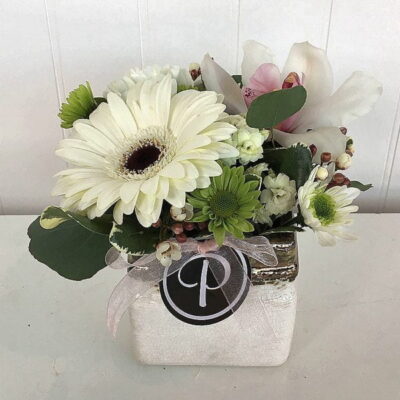 PP009 White & Green Arrangement