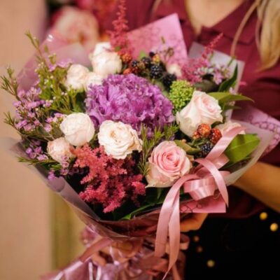 BQ010 Bouquet Rose and Waxflowers