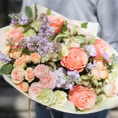 BQ030 Bouquet of Peach and Pink Roses